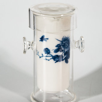 Гайвань-колба "Цветы" (стекло, керамический стакан) арт. 332 Гайвань-колба "Цветы" (стекло, керамический стакан)